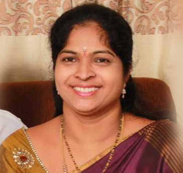 तेलंगाना : टीआरएस मेयर ने इस्तीफा देकर थामा का कांग्रेस का हाथ, राहुल गांधी से की मुलाकात